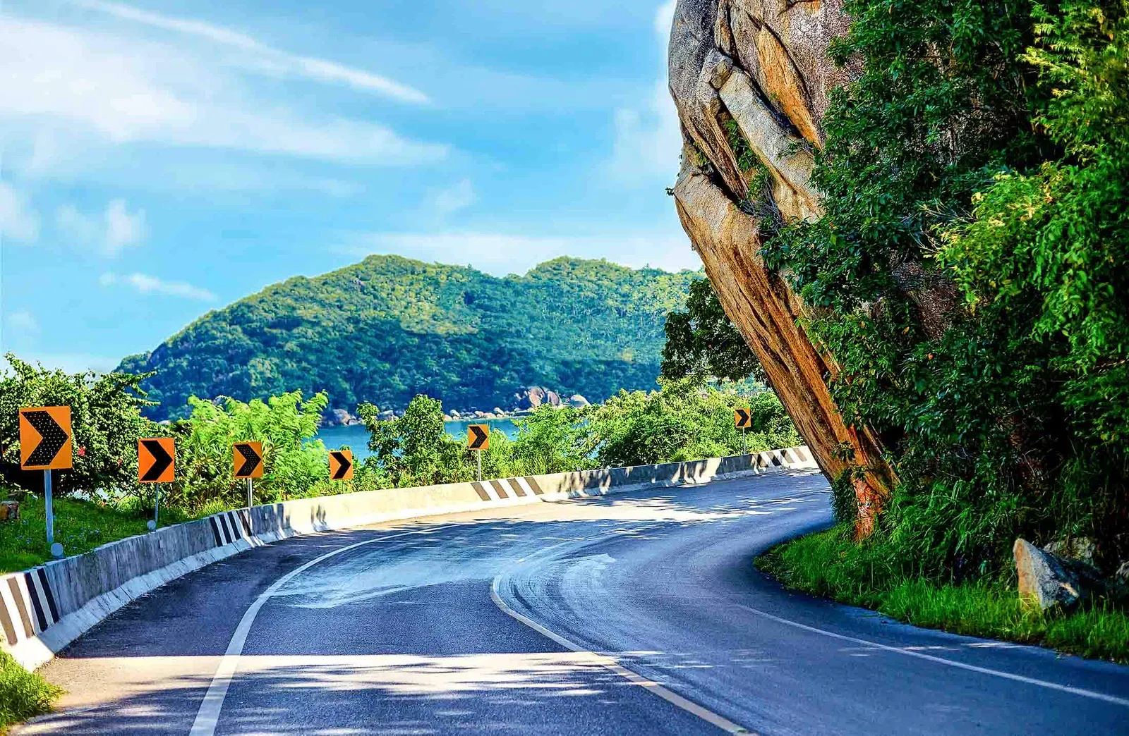 Is There Grab in Koh Samui? How It Works and Costs 2026