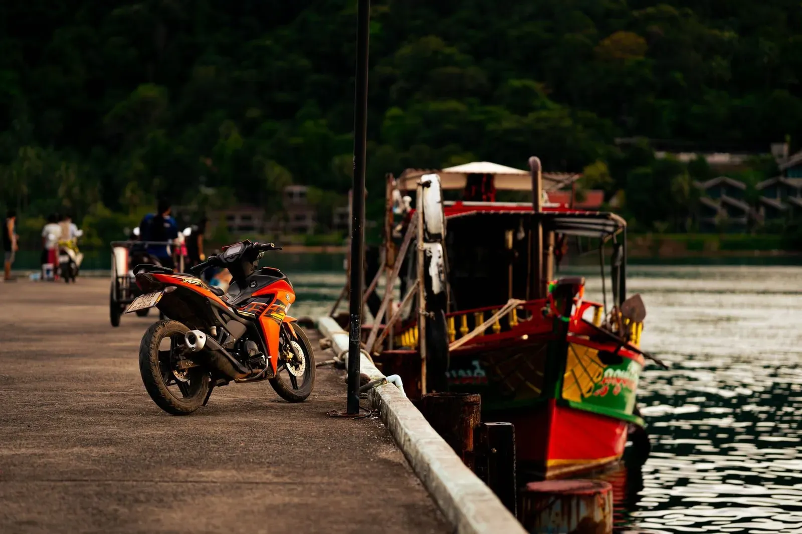 Come arrivare a Koh Samui: voli, traghetto, treno e autobus (2026)