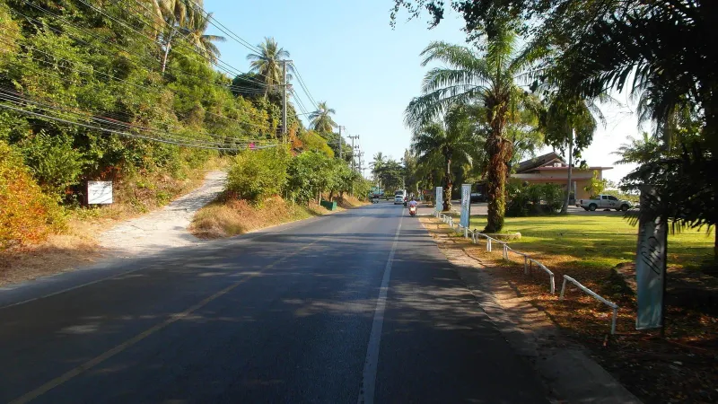 Laem Nan Beach, Koh Samui: view 3