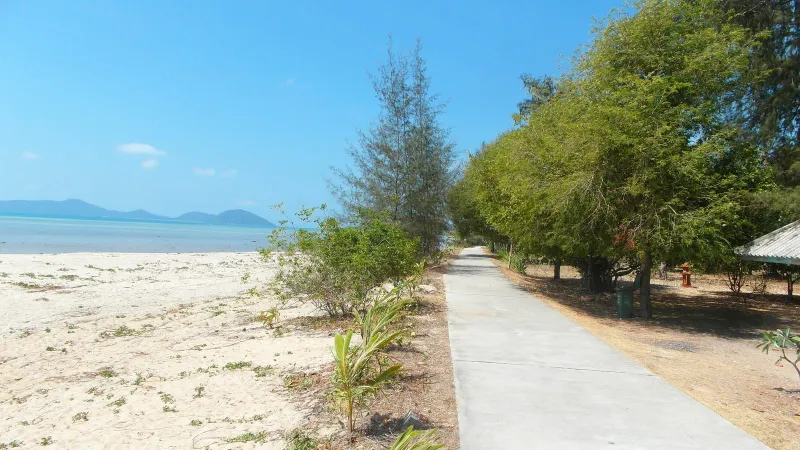 Laem Set Beach, Koh Samui: view 4