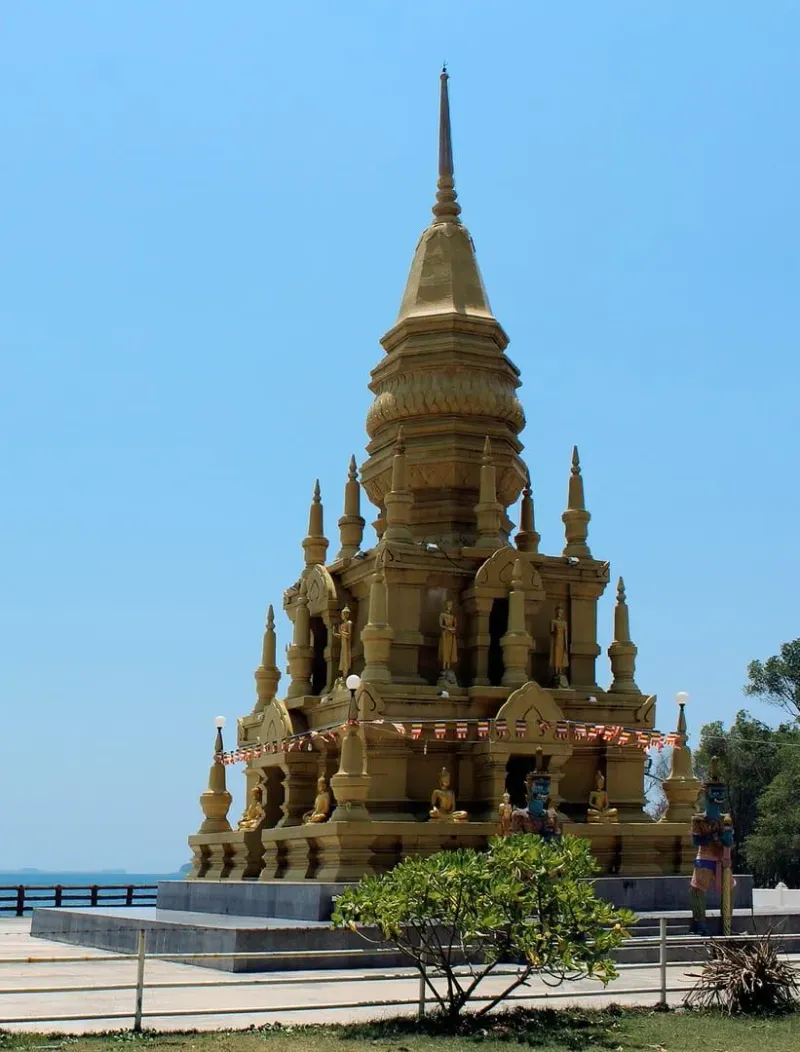 Laem Sor Temple Pagoda, Maret, Koh Samui, Surat Thani: view 2