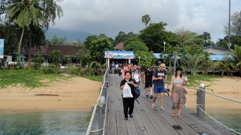Lomprayah Pier, Maenam Beach, Koh Samui, view 5