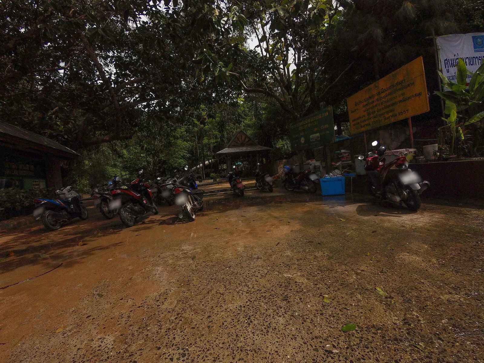Hin Lad Waterfall Hike: 2.6 km Jungle Trail From a Temple