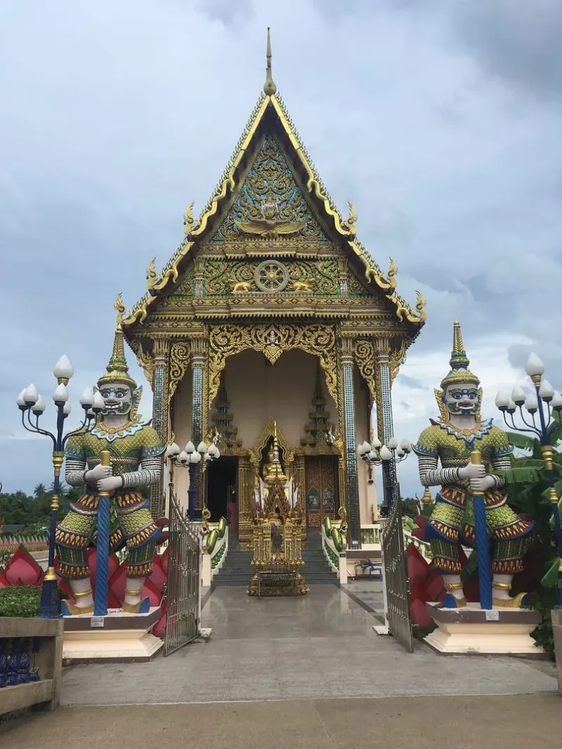 Wat Plai Laem in the north of Ko Samui: view 4
