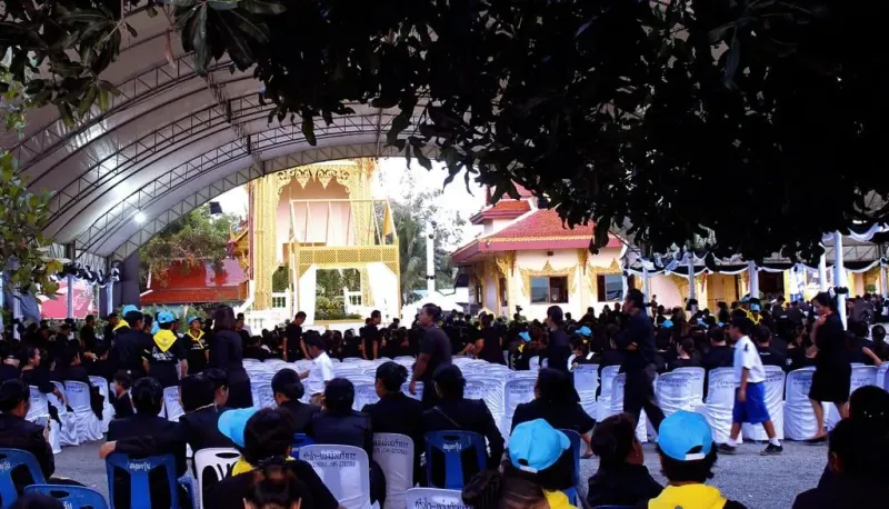 Mourning for King Bhumibol Adulyadej, one of the 878 official locations for symbolic sandalwood flower offerings at 26th O…