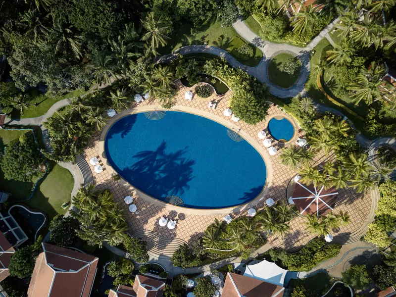 Santiburi: Pool